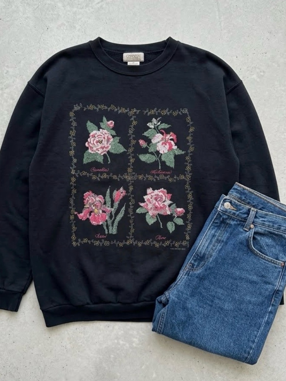 Vintage Floral Embroidered Pattern Black Sweatshirt